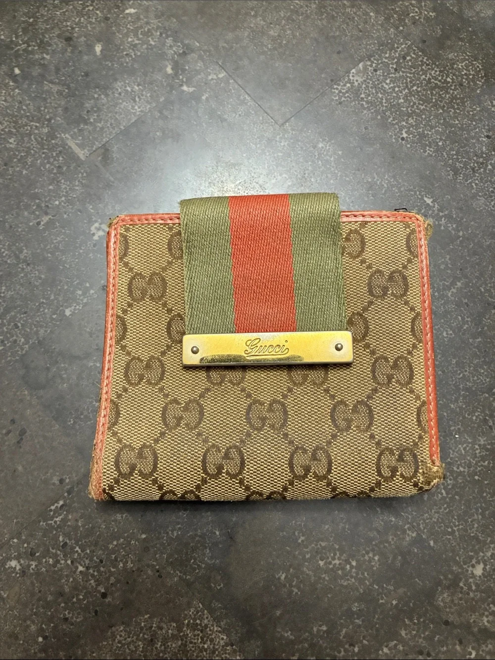 Authentic Gucci Brown GG Canvas Key & Card Holder with Green and Red Web
